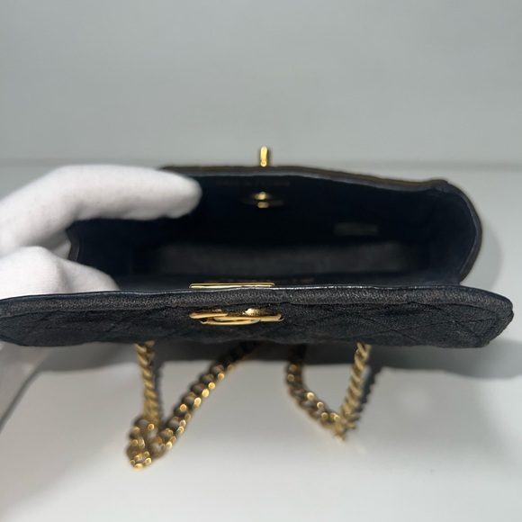 Chanel Vintage Diamond Quilted Mini Single Flap Crossbody Purse W/ Curb Chain - Picture 13 of 14